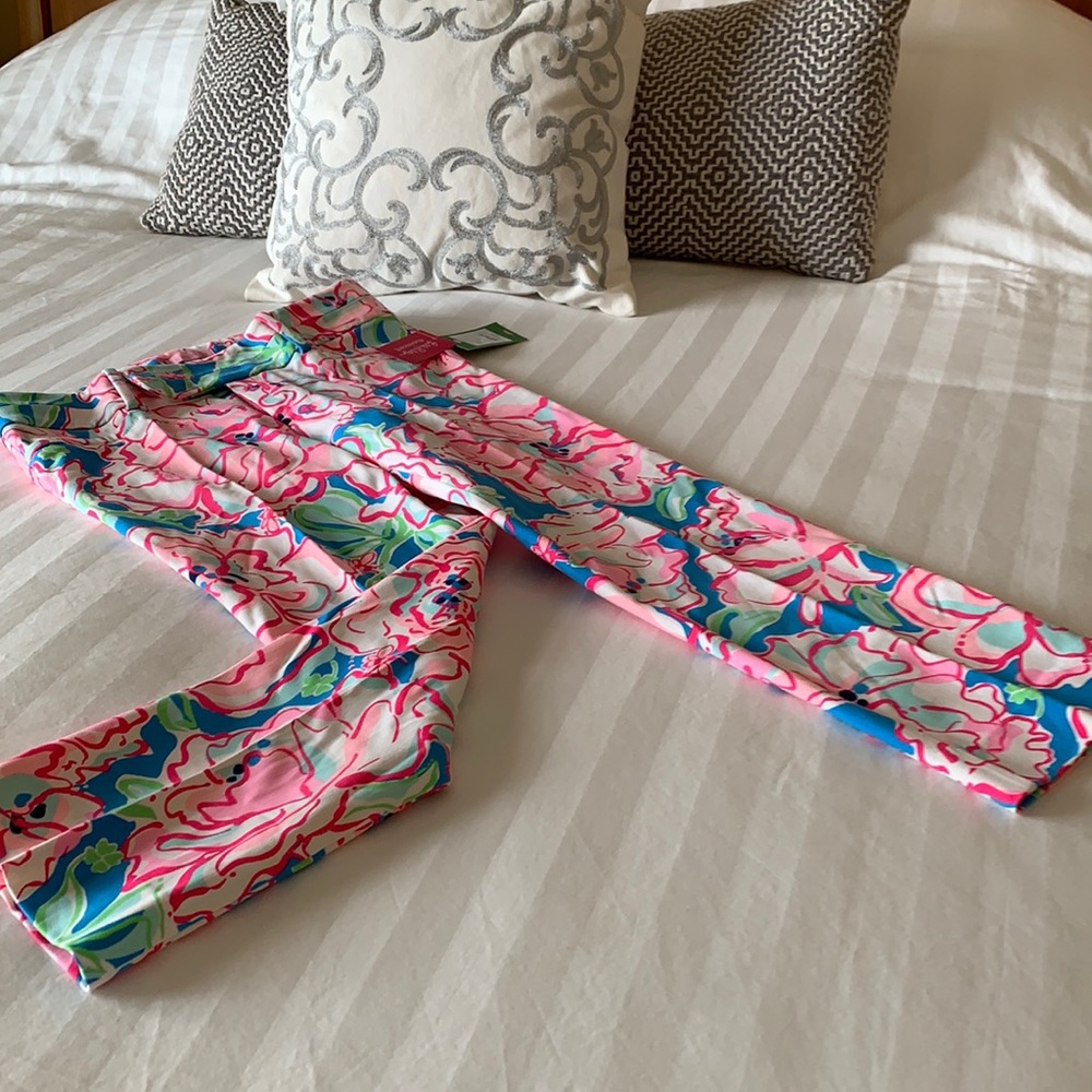 EUC Lilly Pulitzer Flutter Blue Capri